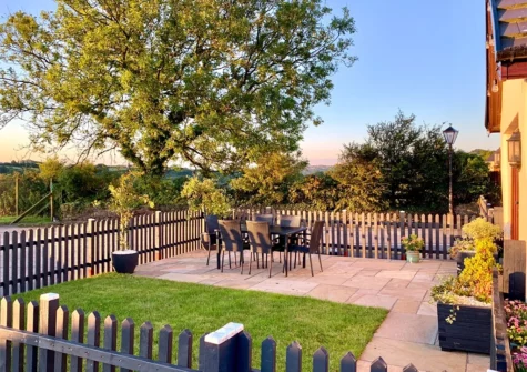 The garden, patio & alfresco dining area at Potters Barn, Begelly