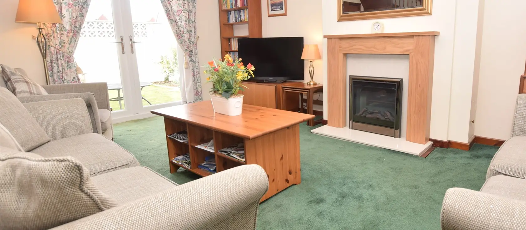 Ropeyard Cottage, Fishguard is a cosy 3-bedroom semi-detached cottage, boasting an enclosed private garden and easy access to shops, restaurants, and the breathtaking Pembrokeshire coastal path, while also conveniently located near sandy beaches.