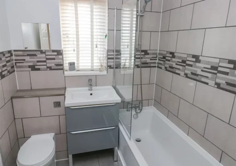 The bathroom at Sandy Bay House, Saundersfoot