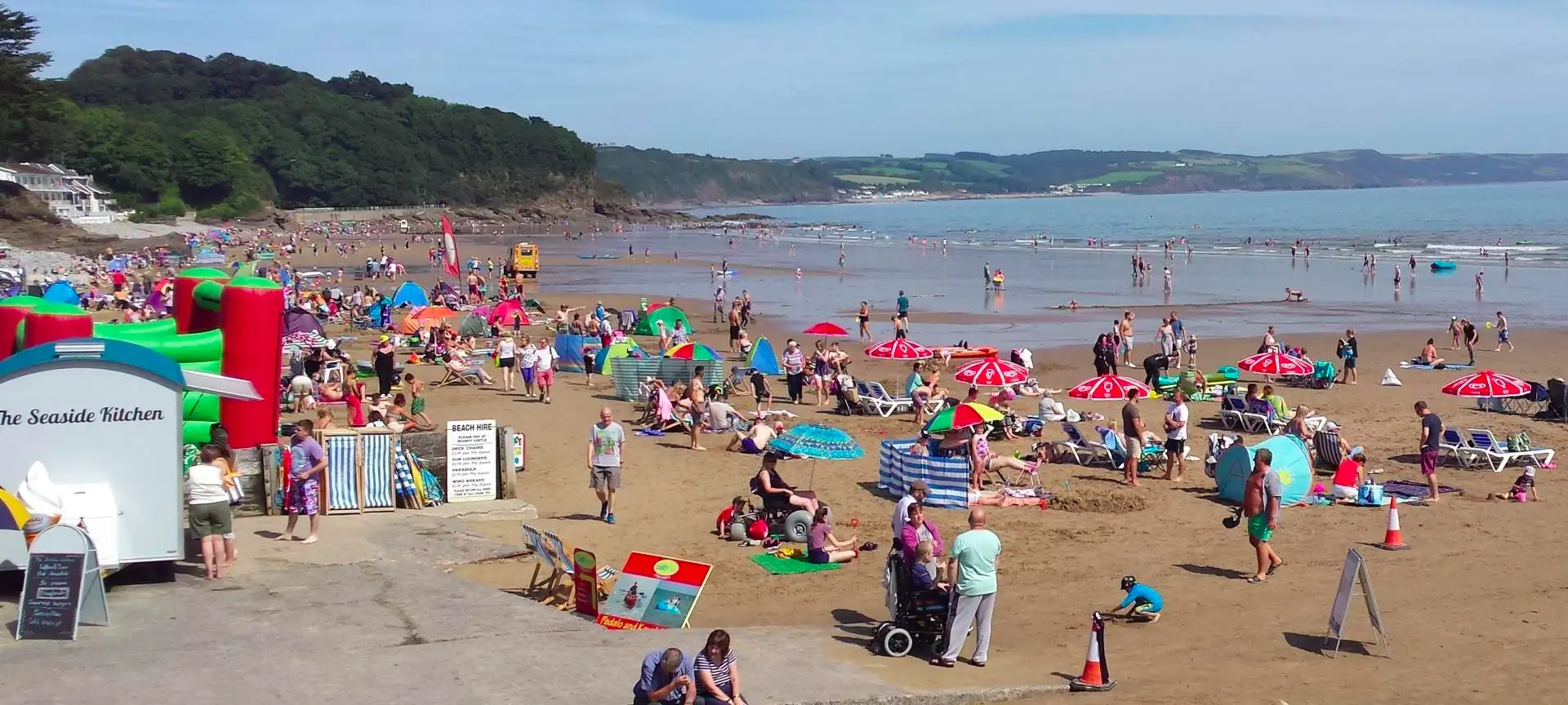 Situated in front of the village of Saundersfoot with its small harbour this sandy beach is very popular. The gently sloping sands make for safe swimming and all amenities are provided by the shops and cafes along the beach front. All in all this a great family beach.