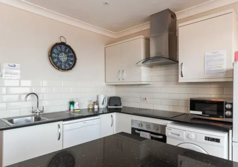 The kitchen at Sea Urchins Apartment, Sandtops, Saundersfoot