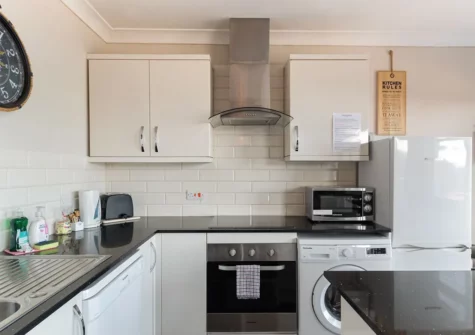 The kitchen at Sea Urchins Apartment, Sandtops, Saundersfoot