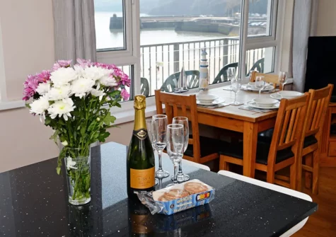 The kitchen & dining area at Sea Urchins Apartment, Sandtops, Saundersfoot