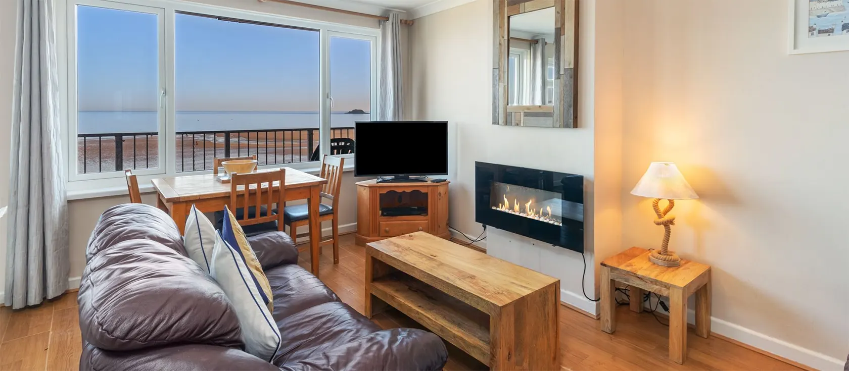 Sea Urchins Apartment, Saundersfoot, is the perfect base for a family seaside holiday. This beachfront flat sleeps six in two bedrooms and is just steps from the sand. The balcony is a beautiful spot to sit and enjoy panoramic coastal views.