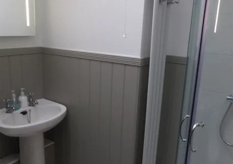 The bathroom at Seasalt Cottage, Tenby
