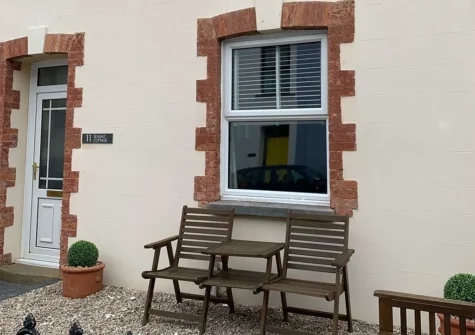 Seasalt Cottage, Tenby is within a five minute walk of the town, beaches & local amenities