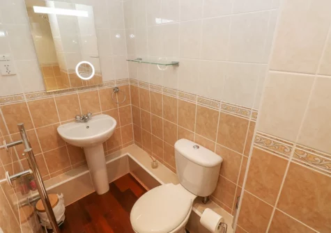 The bathroom at Seashells, Tenby