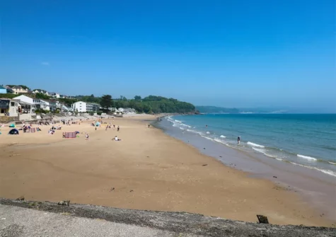 Smugglers Cottage, Saundersfoot is less than a mile away from the beach