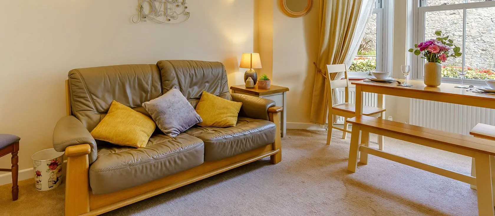 Spetchley House 2, Tenby is a ground-floor apartment with sea glimpses through ancient town walls. Just steps from South Beach, this cosy retreat offers a comfortable bedroom, contemporary bathroom & well-equipped kitchen. It's perfect for couples.