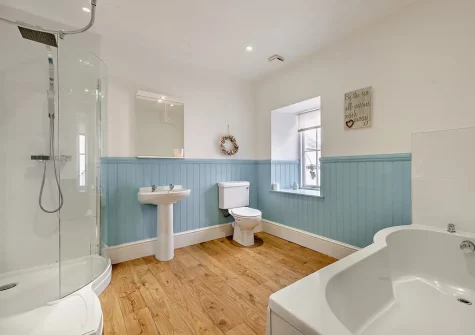 The bathroom at St Marys Apartment 2, Tenby