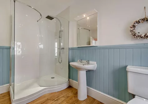 The bathroom at St Marys Apartment 2, Tenby