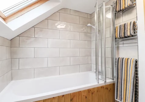 The bathroom at Stable Cottage, Templeton