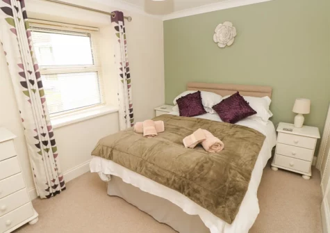 Bedroom #1 Stones Throw, Tenby