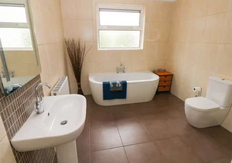 The bathroom at Stones Throw, Tenby