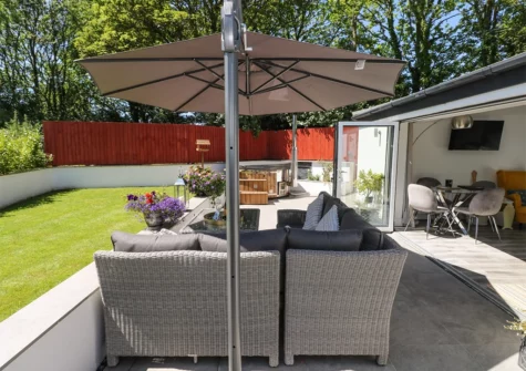 The alfresco dining area at Summer House, Penally