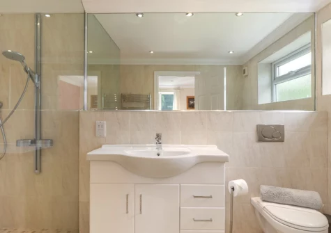 Bedroom #1 en-suite at Sunningdale, Saundersfoot