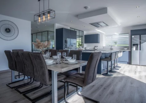 The dining area at Sunrise, Pendine