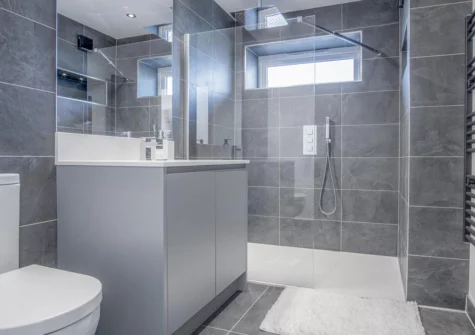 Bedroom #2 en-suite at Sunrise, Pendine