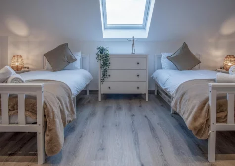 Bedroom #5 at Sunrise, Pendine