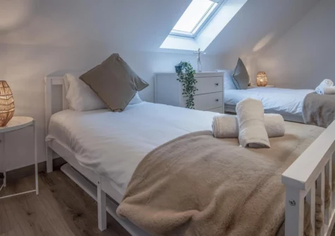 Bedroom #5 at Sunrise, Pendine