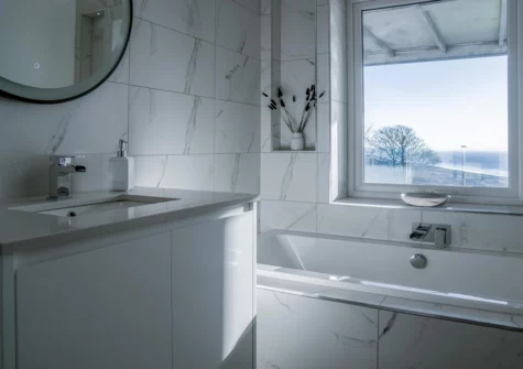The bathroom at Sunrise, Pendine