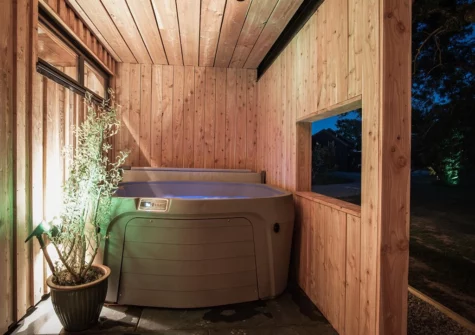 The hot tub at Tawny Lodge, Tiers Cross