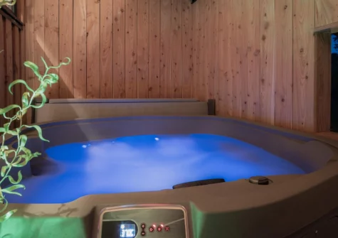 The hot tub at Tawny Lodge, Tiers Cross