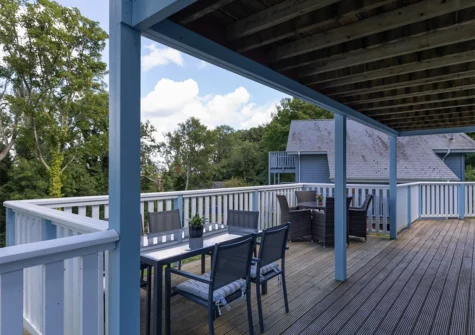 The wrap-around verandah & alfresco dining area at The Bluebell, Penally