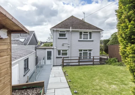 The garden at The Call of the Tides, Tenby