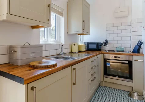 The kitchen at The Cwtch, SaundersfootThe Cwtch, Saundersfoot