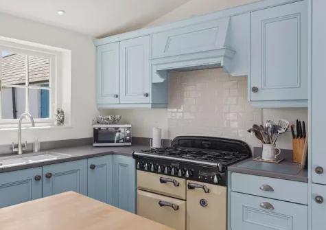 The kitchen at Farmhouse at East Hook, Morales Peninsula