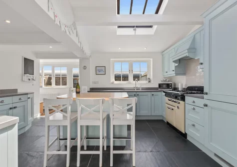 The kitchen at Farmhouse at East Hook, Morales Peninsula
