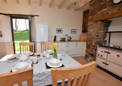 The kitchen & dining area at The Farmhouse At Solbury, Ratford Bridge