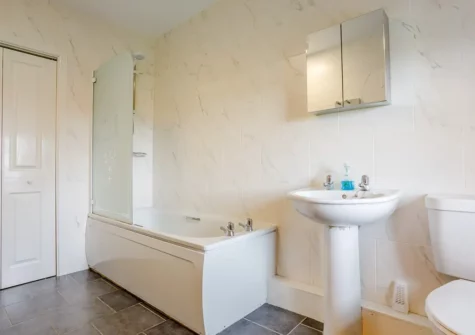 The bathroom at The Farmhouse At Solbury, Ratford Bridge