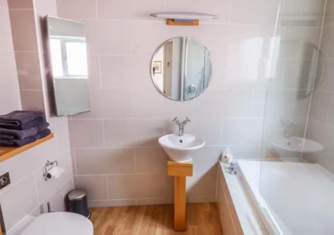 The first floor bathroom at The Gallery, Tenby