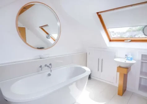 The first floor bathroom at The Gallery, Tenby