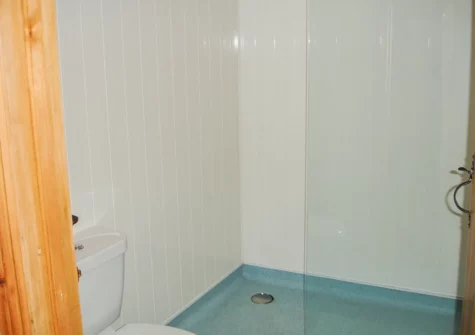 The wet room at The Hagguard, Jeffreyston