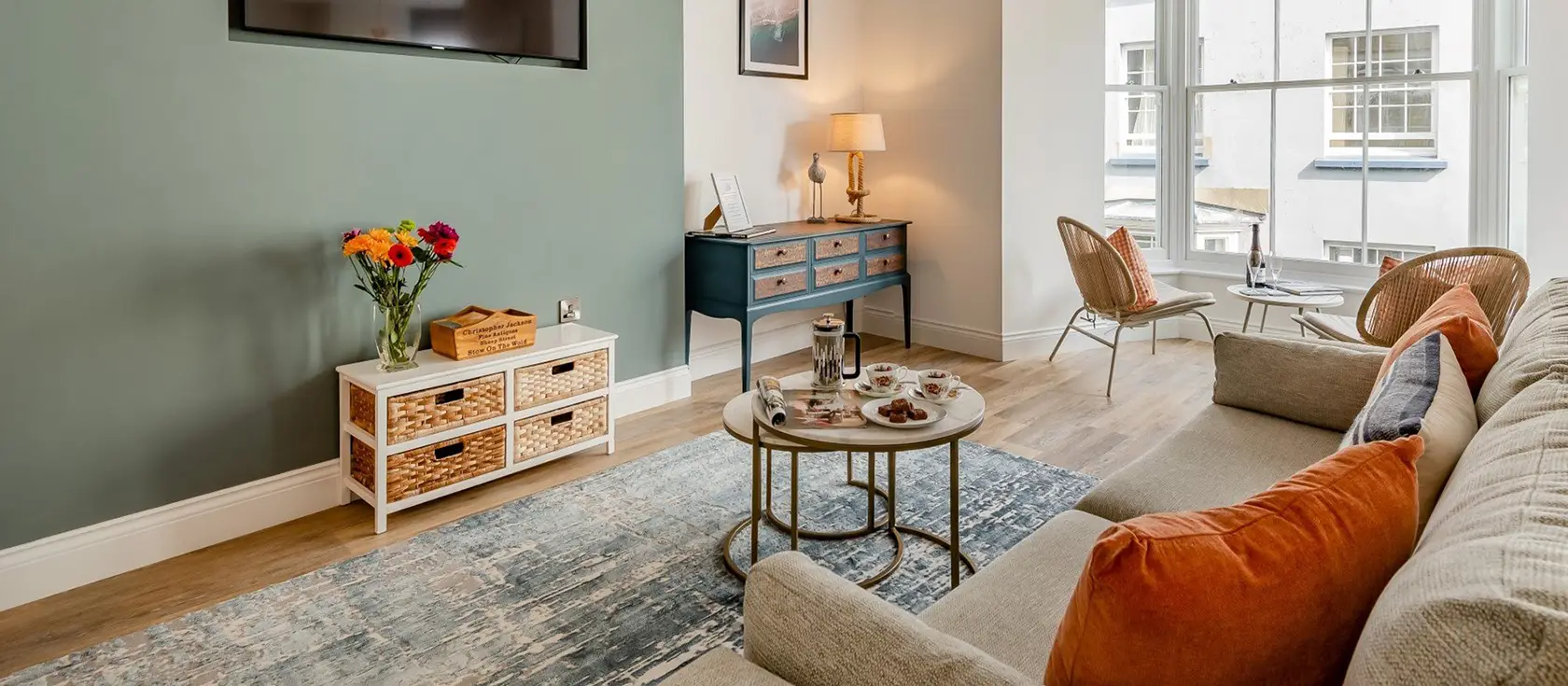 The Hive, Tenby is a luxurious three-bedroom apartment within the town walls offering beach views. Featuring a contemporary kitchen, spacious living area & private terrace, it's perfectly positioned to explore the town's beaches & the coastal path.