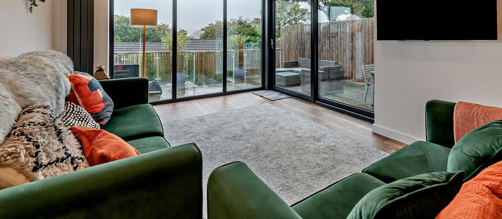 The Nook, Saundersfoot is a contemporary dog-friendly retreat with vibrant interiors, south-facing patio, and easy access to Pembrokeshire's treasures. Perfect for families and couples seeking coastal adventures and moments in stylish surroundings.