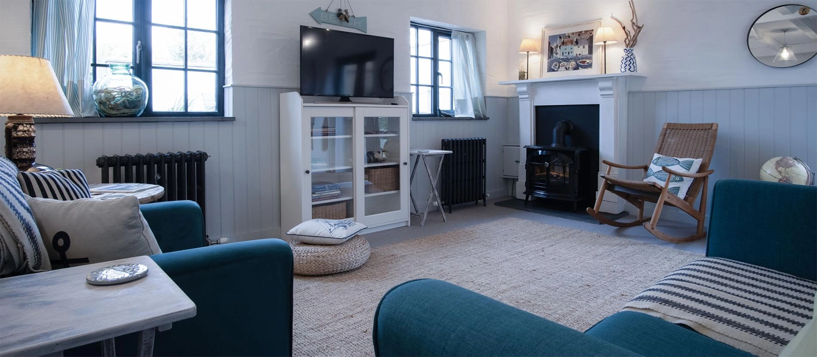 The Old Spa, Stepaside is a beautifully finished two-bedroom cottage nestled in Pleasant Valley, offering a cosy kitchen, a comfortable living room, and two luxurious en-suite bedrooms. It's just a short walk from the beach and local amenities.