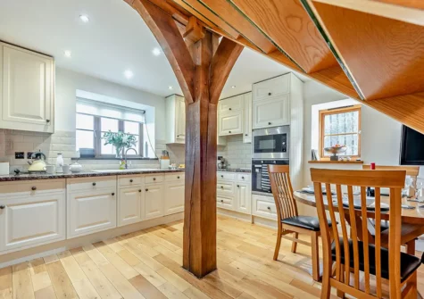 The kitchen & dining area at The Shippon At Brynbanc, Lampeter Velfrey