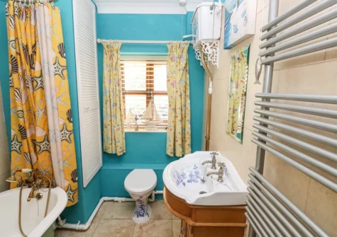 The bathroom at The Woodlands Lower Level, Kilgetty