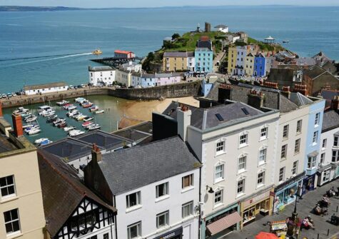 Tiffany House, Tenby offers far-reaching views over the town, towards the harbour and out to sea