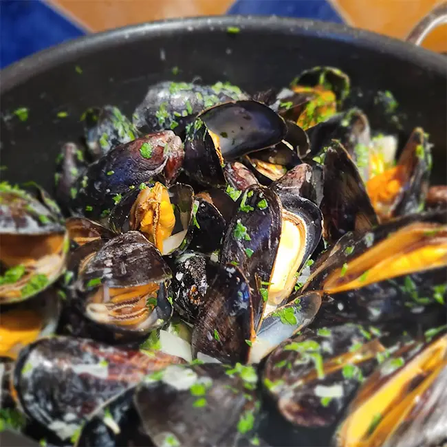 Top 10 things to do in Wales in March - Eat like the Welsh