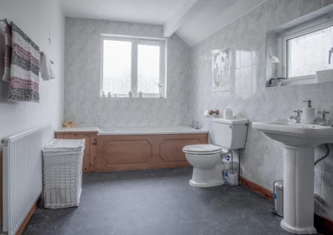 The bathroom at Tucking Mill, Stepaside