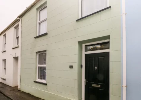 Outside Ty Cwtch, Tenby