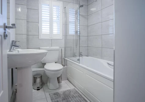 The bathroom at Ty Melyn, Tenby