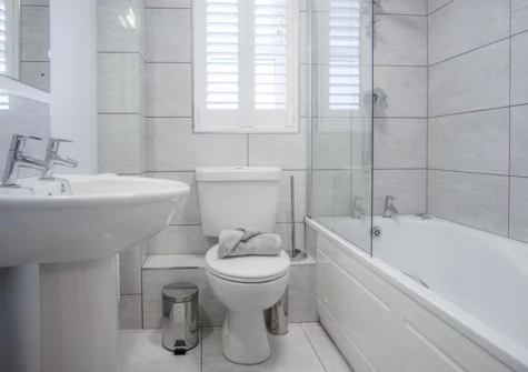 The bathroom at Ty Melyn, Tenby