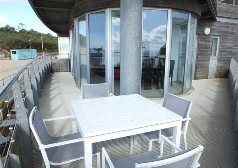The large balcony & alfresco dining area at Ty Traeth, Tenby