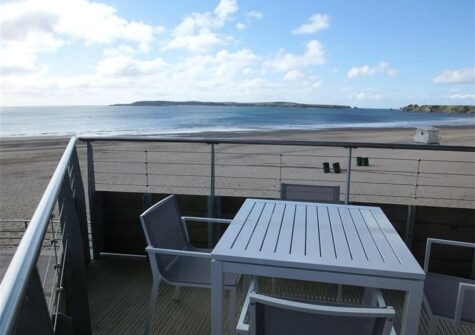 The large balcony & alfresco dining area at Ty Traeth, Tenby